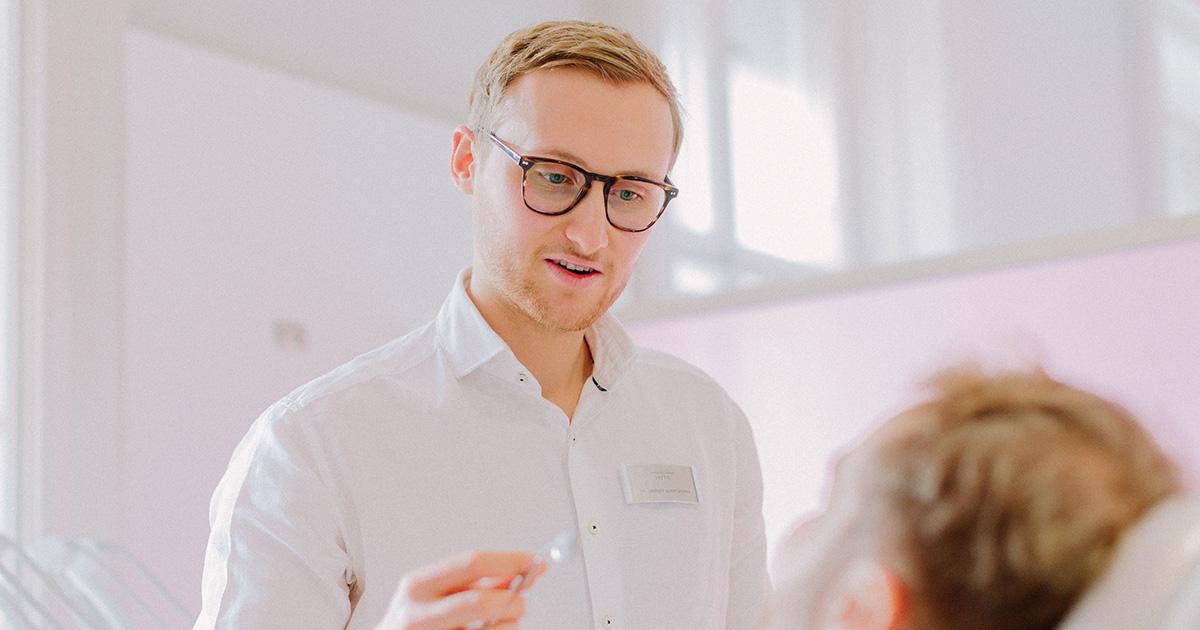 Unsichtbare Zahnregulierung – wie Aligner Ihr Lächeln verwandeln